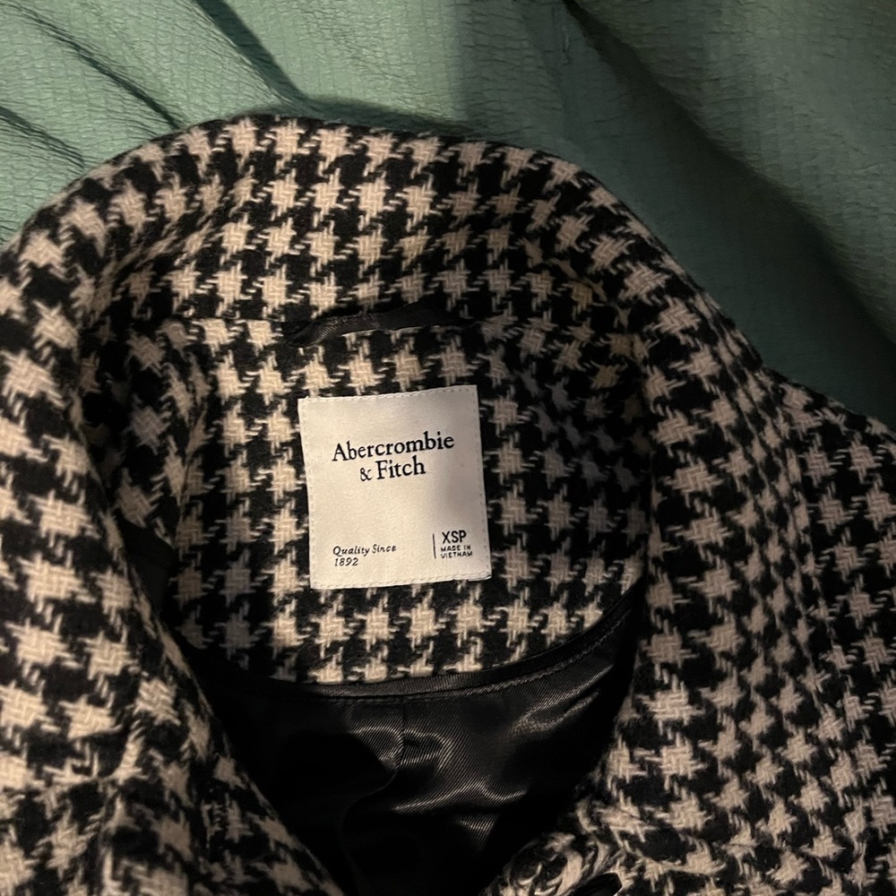 Abercrombie & Fitch Black and White Houndstooth Coat - Picture 2 of 3